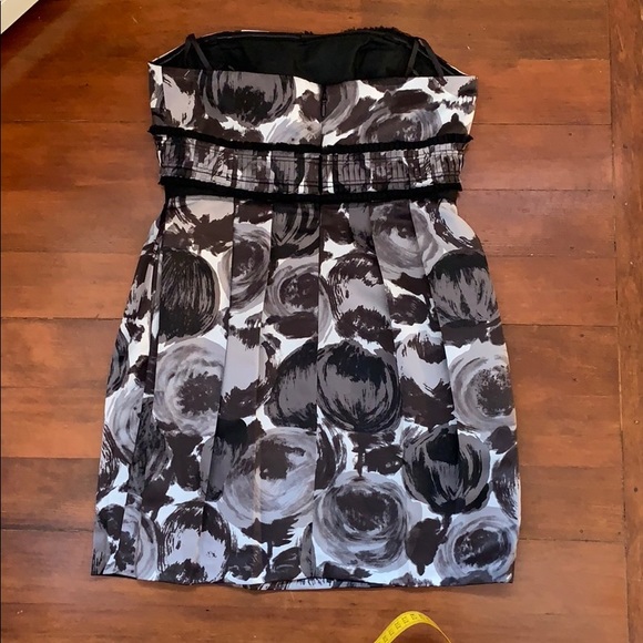 BCBG Black Combo Rosette Strapless Dress NWOT - Picture 8 of 8